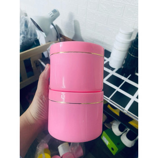 Hủ đựng kem k300 có kèm nắp lót.