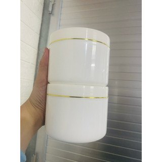 Hủ đựng kem k300 có kèm nắp lót.