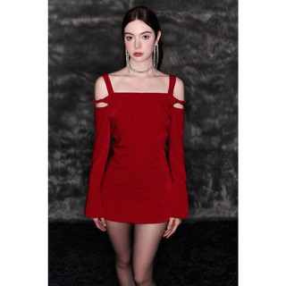 Rose - Đầm Đỏ Bẹt Vai Kèm Hoa - XIPI