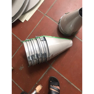 Phễu cắt tiết gà vịt còn gọi là loa giữ gà vit cắt tiết