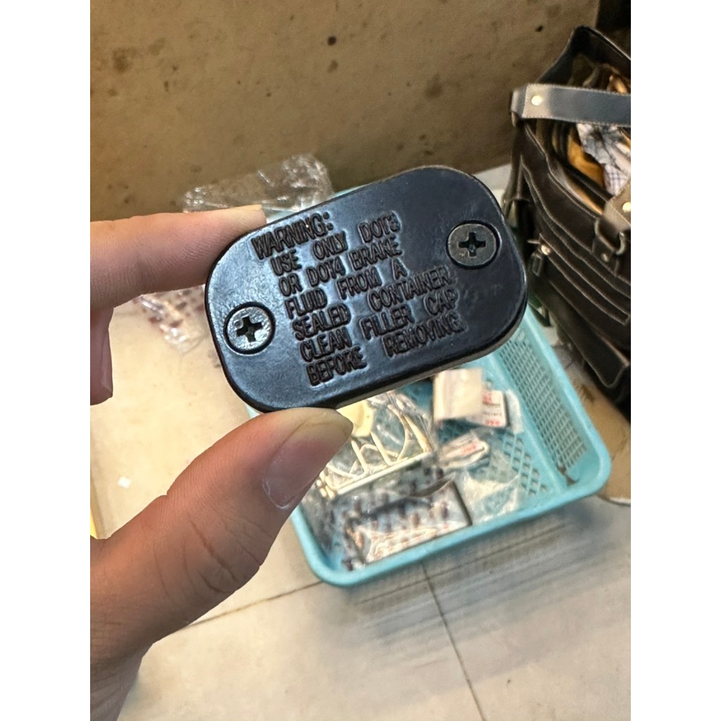 Nắp tay dầu trên Yaz zin - Yamaha ( kèm 2 ốc )