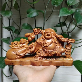 Tượng phật di lặc để ô tô bằng gỗ