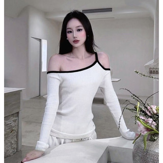 Áo thun trễ vai tay dài viền đen Farrah top