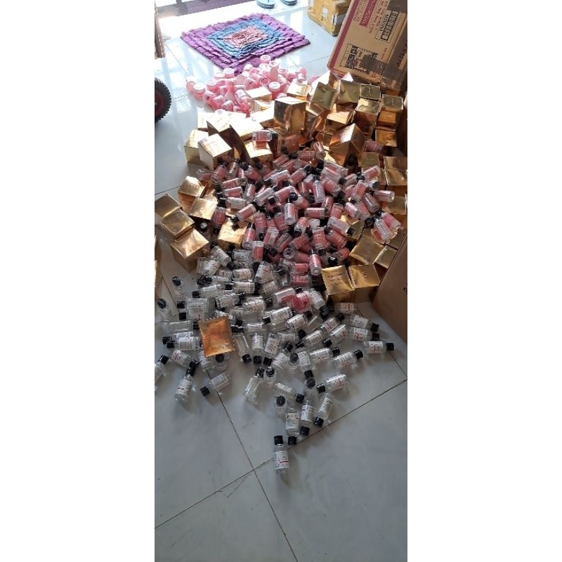 Kem face bông ONAYA mua 1 được 3 tặng y hình ạ