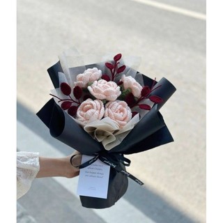 Bó hoa hồng bằng len nhiều hoa