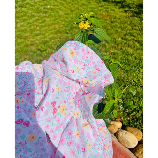 Vải thun cotton hoa nhí màu hồng baby trên nền trắng