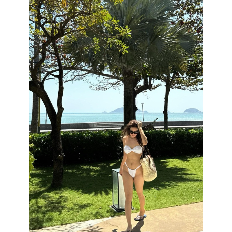 Bikini áo tắm 2 mảnh bản ngang quần luồn lọt  ( sẵn hàng - hỏa tốc HCM ) | BigBuy360 - bigbuy360.vn