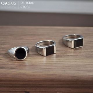 NHẪN THÉP TITAN KHÔNG GỈ MẶT VUÔNG ĐÍNH ĐÁ ĐEN - Cactus Accessoriesss