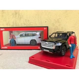 Mô hình xe toyota land cruiser lc300 2023 1:32