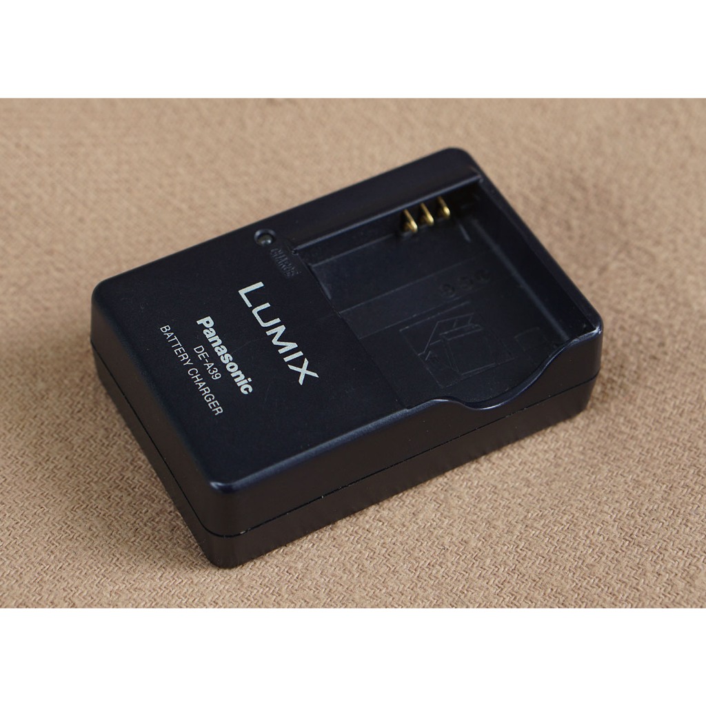 Sạc pin Panasonic DMW-BCE10