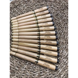 Bút gỗ miễn phí khắc tên QG15