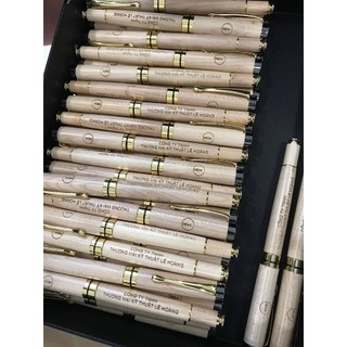 Bút gỗ miễn phí khắc tên QG15