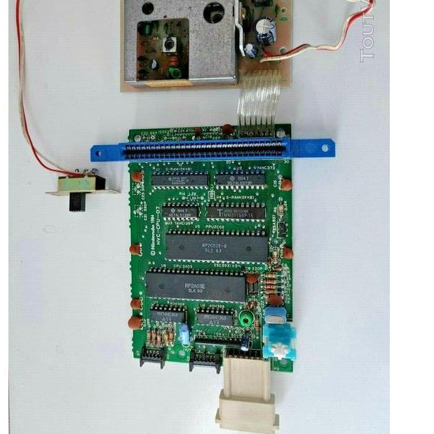Thân máy game famicom famiclone ic cổ xưa