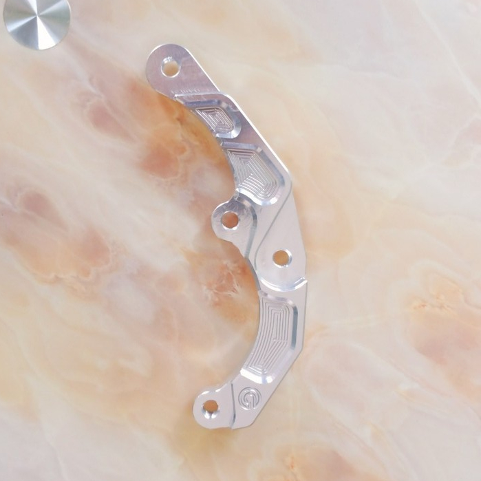 Bát trước xe Sonic gắn Heo 2pis đối xứng đĩa size 260/267mm