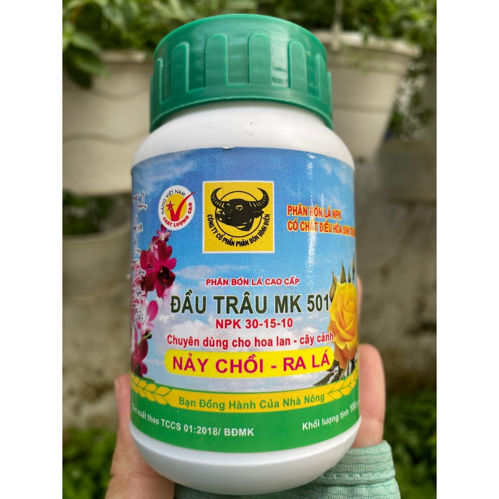 Phân bón lá cao cấp NPK 30-15-10 Đầu Trâu MK 501 HỦ 100 GR