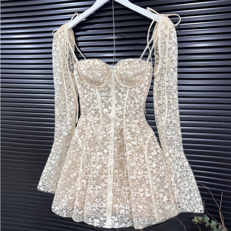 Đầm nữ dự tiệc ren tay loe sang trọng Bola Dress | BigBuy360 - bigbuy360.vn