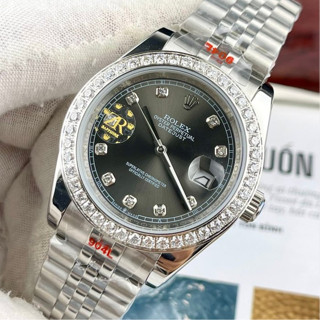  Đồng Hồ Nam Rolex Date Just Máy Cơ Nhật Bản Mặt Ánh Xám Viền Đá Swarovski Lấp Lánh Thép 904L Kính Saphia Chống Xước 
