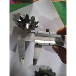 Phụ tùng Ô tô chở hàng,loại xe ba bánh, loại 500Kg . Hiệu YONGXIN - Bộ nhông Vi sai (nhông visai răng to)