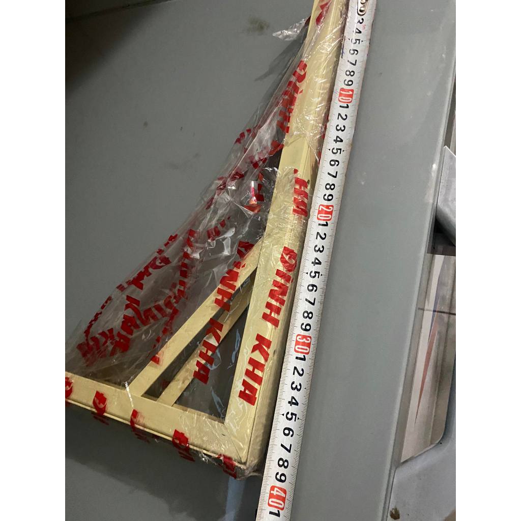 Cặp eke sắt -Giá đỡ đồ