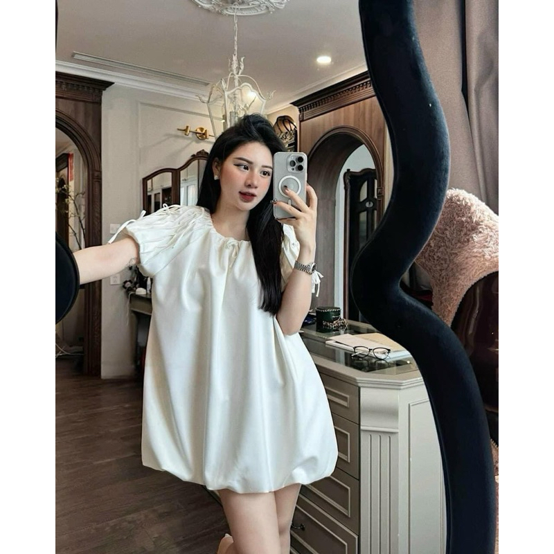 Đầm kem tay bồng dáng bí
