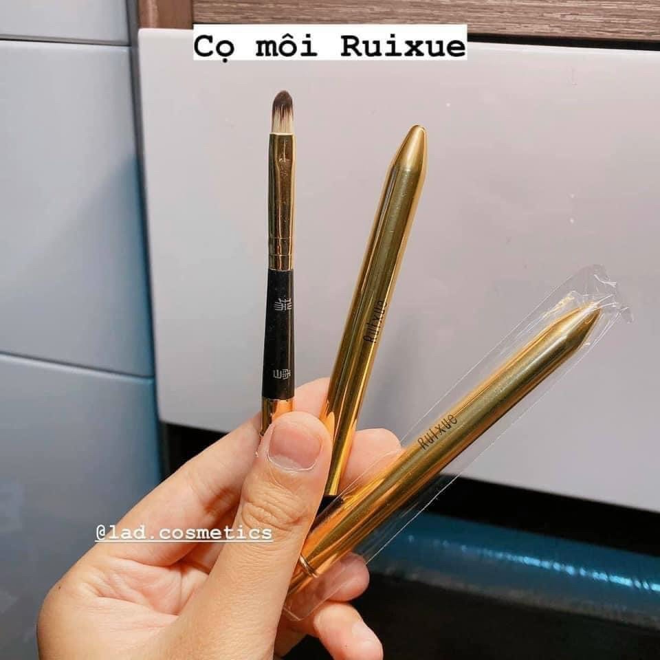 Cọ tán son môi/ Chổi đánh môi