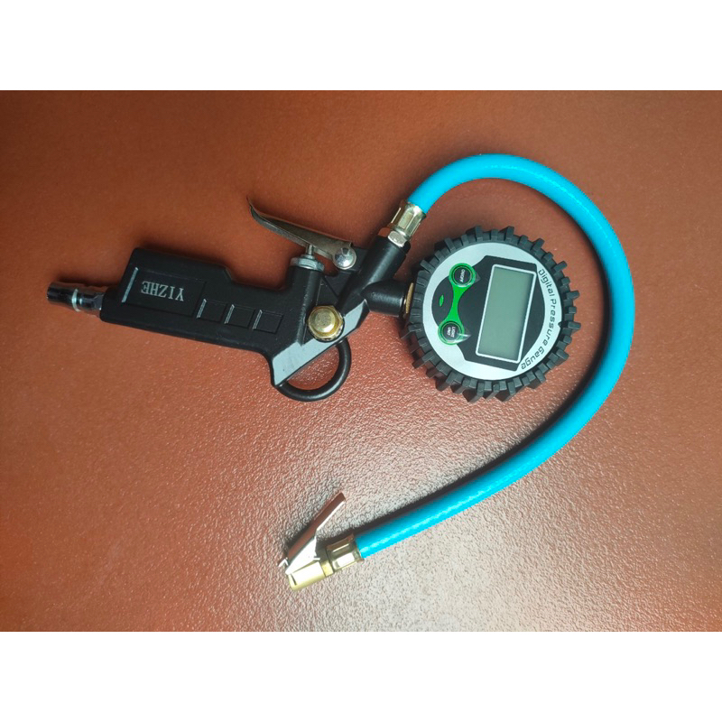 Đồng hồ bơm lốp điện tử chuyên ô tô, xe máy - 7 Bar, 100 PSI