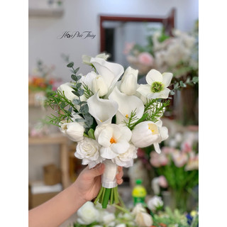 Hoa cưới cô dâu tulip lụa cao cấp