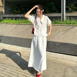 Váy midi cạp cao dáng A trẻ trung, thanh lịch - Chất vải linen pha không co rút, xẻ tà giữa phía sau 53cm dễ di chuyển
