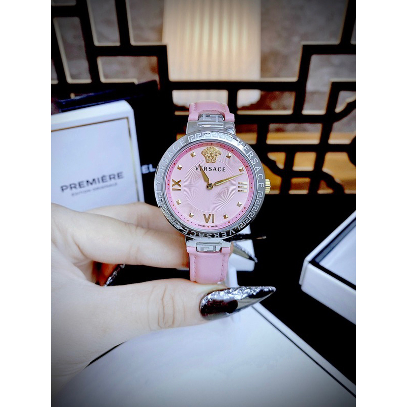Đồng Hồ Nữ Versace Greca Mặt Tròn Siz 36mm  Kính Sapphiare Cực Hót Máy Thuỵ Quartz  Dây Da Hồng