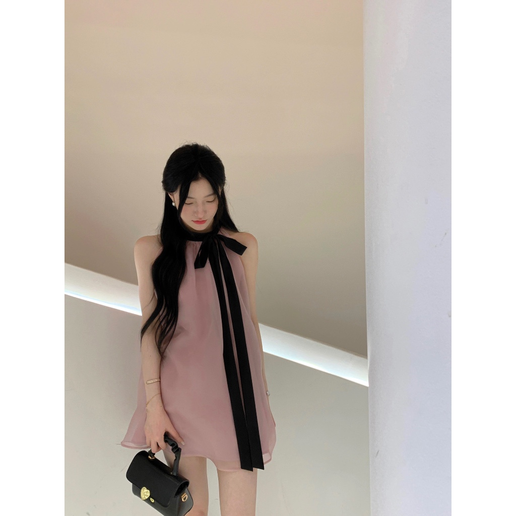 ĐẦM NƠ CỔ YẾM