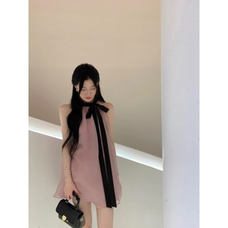 ĐẦM NƠ CỔ YẾM