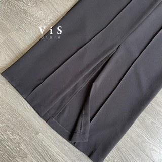 Chân váy đen dài suông xẻ tà