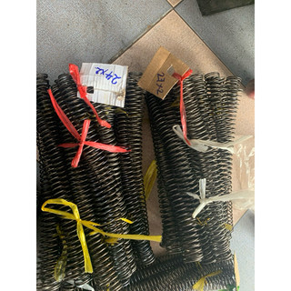 lò xo nén phi 27 (ngoài 27mm sợi2; 2.5 mm dài 300mm)👋🏼👋🏼👋🏼