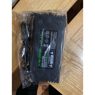 SẠC 3S-5a Có Quạt, Sử Dụng Cho Pin Đóng Makita 12.6v các thiết bị lưu trữ sử dụng hệ pin 3s pin lithium polyme