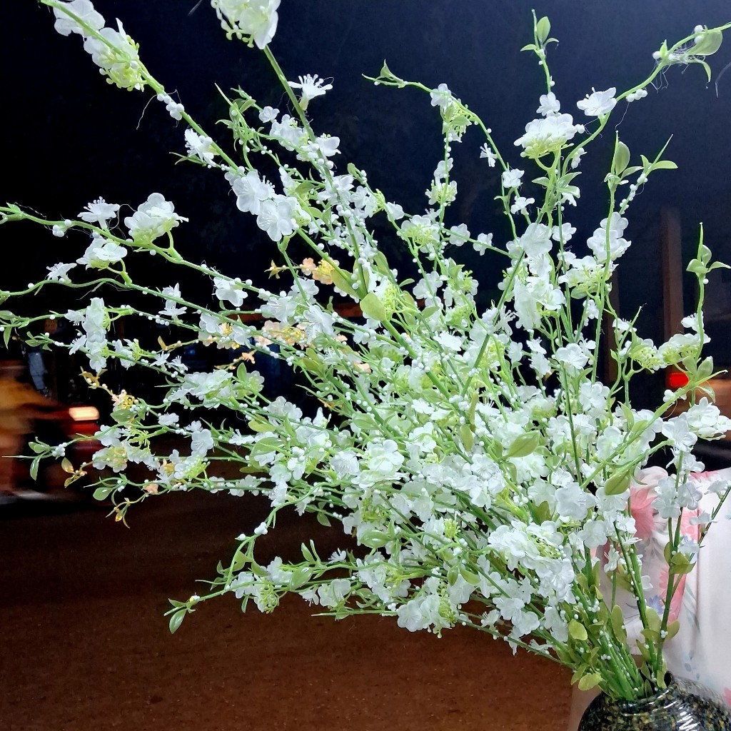 CÀNH HOA TUYẾT MAI ,HOA MẬN GIẢ, hoa lụa cao cấp dùng trang trí nhà cửa