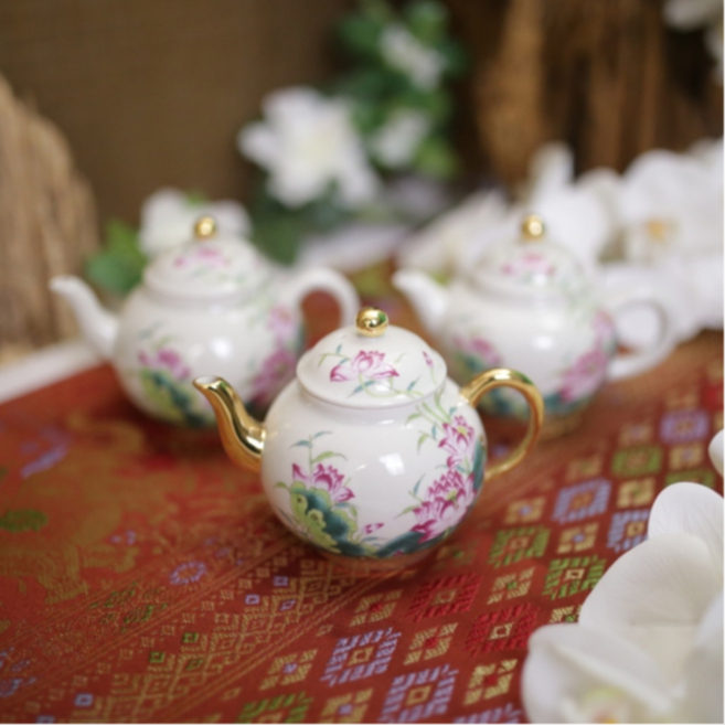 Ấm Sứ Ngọc Liên họa tiết Hoa Sen, ấm sứ cảnh đức, ấm sứ dùng pha trà.