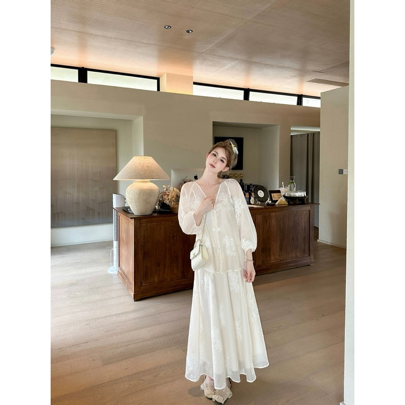 Set 3 món gồm áo 2 dây , chân váy và áo dài tay họa tiết thêu ( S1221) | BigBuy360 - bigbuy360.vn