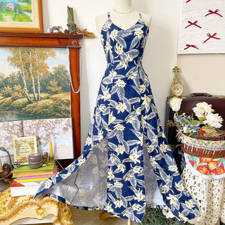 Đầm maxi hoa xanh đậm xẻ tà