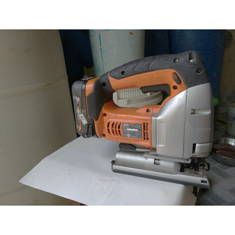 Cưa lộng AEG 18v