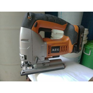 Cưa lộng AEG 18v