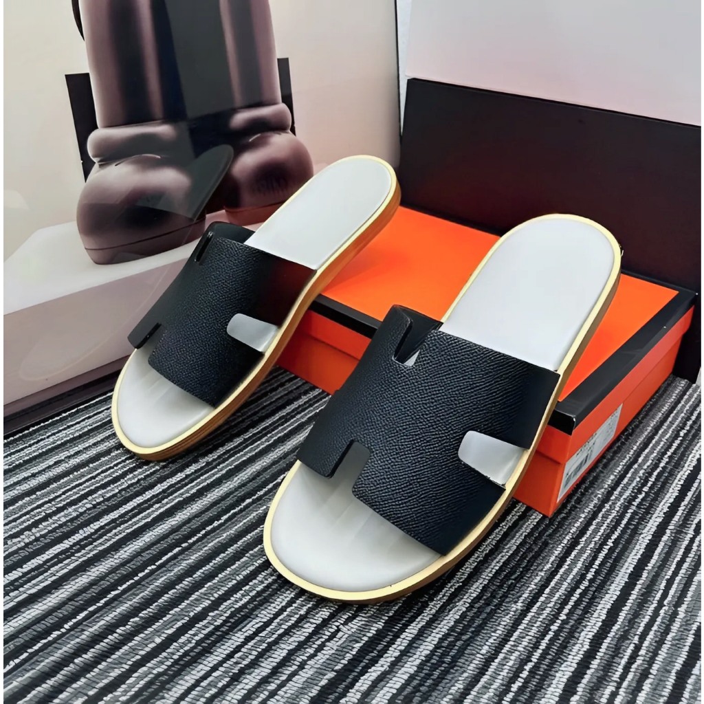 Dép quai ngang nam HM quai đen đế vân gỗ mới nhất 2024