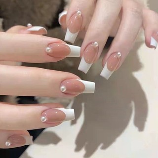 Mẫu nail fen trắng đính trai, nail box thiết kế