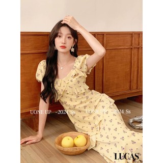 Váy cổ vuông tay cộc dáng dài có viền lượn họa tiết hoa nhỏ