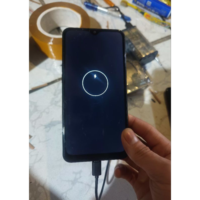 Cụm xác Samsung A10s còn màn bị treo