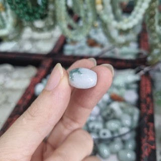 Lu thống phỉ thúy kèm dây đeo cổ