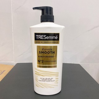 Dầu xả TRESemme Keratin Smooth Tinh dầu Argan và Keratin vào nếp suôn mượt 620g
