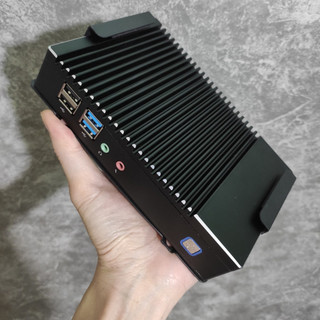 Mini pc fanless amd a6-1450 ,ram 2gb + ssd 16gb , dùng làm server music, làm nas, làm iot tiện dụng.
