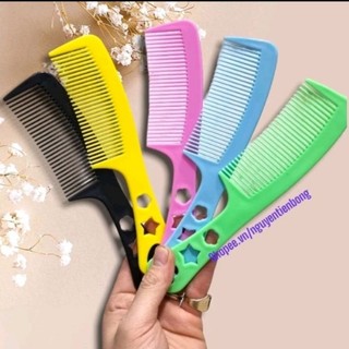 lược chải tóc bằng nhựa dẻo siêu bền