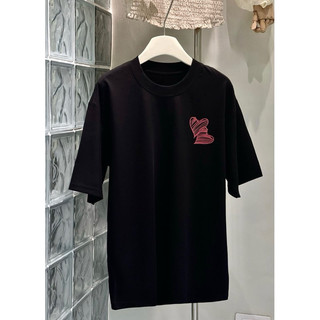 EMPINKCLOTHING - ÁO PHÔNG BASIC HỌA TIẾT TRÁI TIM 2 MÀU ĐEN TRẮNG