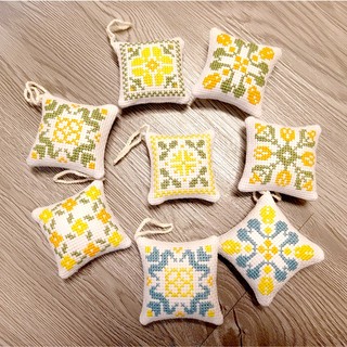 Thành phẩm gối gim kim 6 x 6 cm